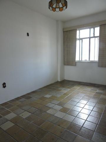 Apartamento com 3 Quartos para Alugar, 130 m² por R$ 800/Mês - Foto 13