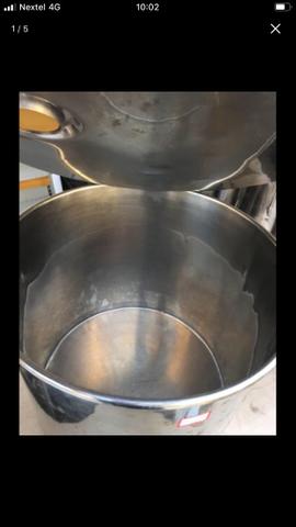 Bombona em aço inox com tampa e alça