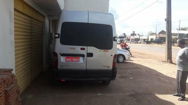 Van renon 16 passageiros a diesel