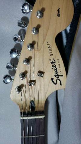 Guitarra Fender Strat Squier Affinity - Novíssima - Foto 4