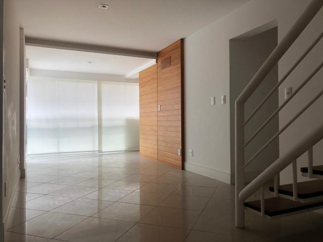 Murano Imobiliária aluga cobertura duplex com 04 quartos na Praia de Itapoã, Vila Velha - - Foto 13