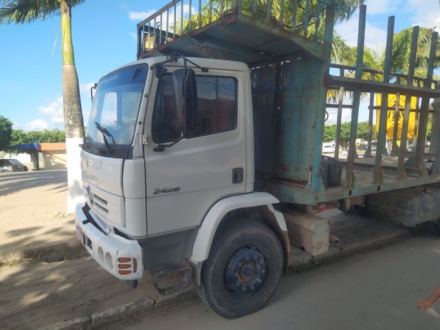 CAMINHÃO MERCEDES BENZ