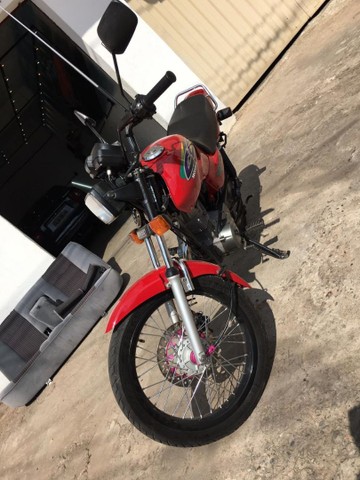 VENDE-SE CG TITAN 99 MUITO NOVA E ORIGINAL