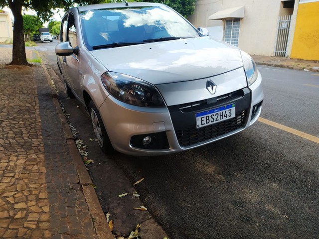 SANDERO 2012/2013 1.0 COMPLETO