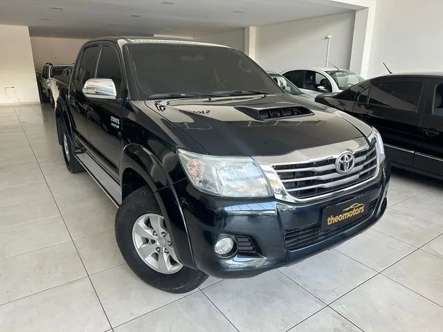 Comprar Picape Toyota Hilux Caminhonete 3.0 4P 4x4 Srv Turbo Diesel Top  Cabine Dupla Automático Prata 2015 em Bauru-SP