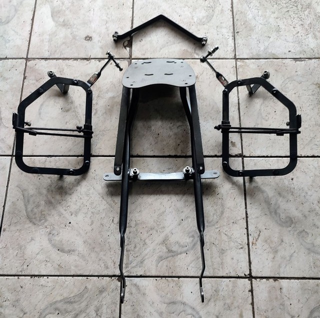 Kit completo suporte  baú traseiro + suporte baú laterais SCAM p/ Yamaha MT 03 ou R3 - Foto 2