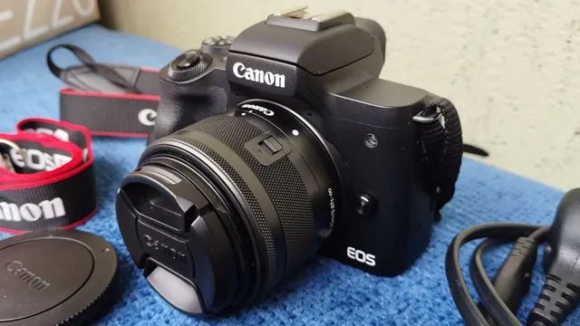 Canon Eos R10 Mirrorless + Lente 18-150mm Cor Preto