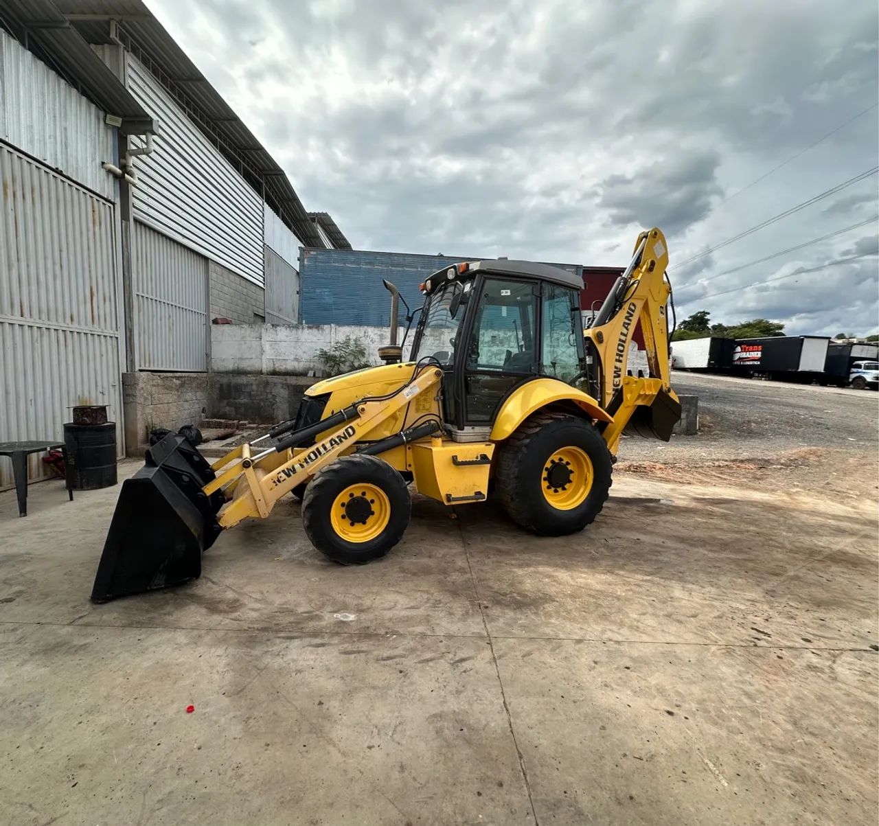 Retroescavadeira New Holland B110 2017 4X4