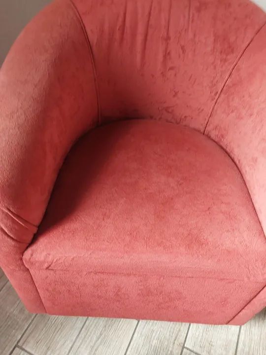 Poltrona e Puff Vermelhos - Foto 4