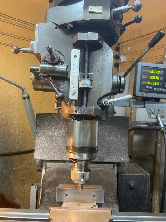 Fresadora Pinnacle ISO40 - único dono 