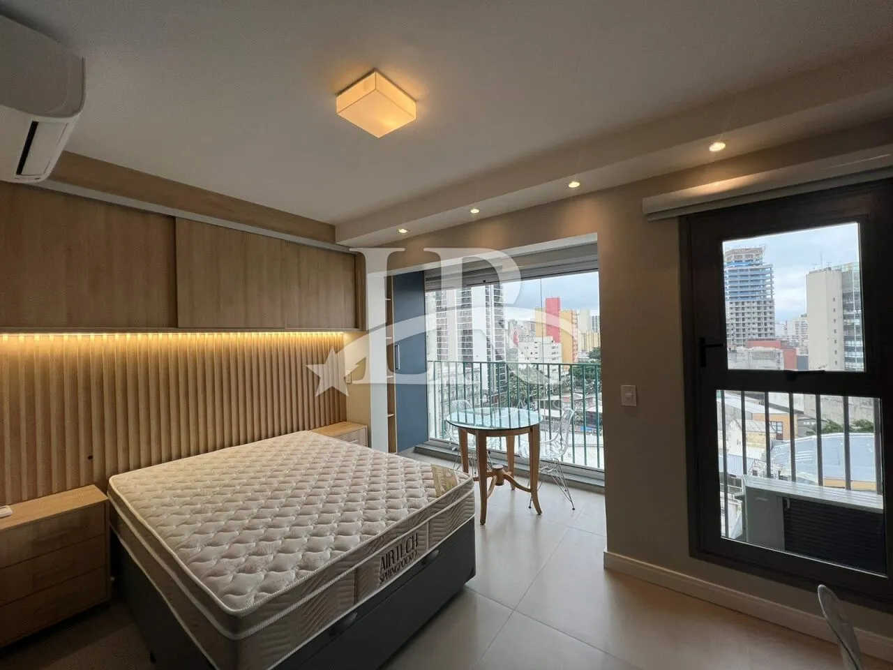 LR Flats - Flat mobiliado para locação na Liberdade