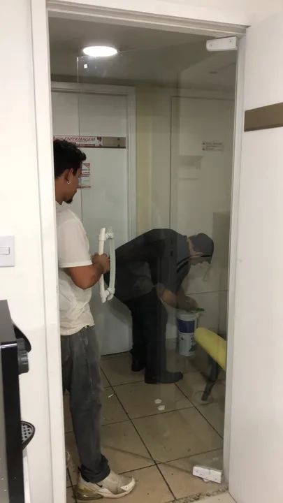 Mola de piso para Porta de Vidro - Foto 6