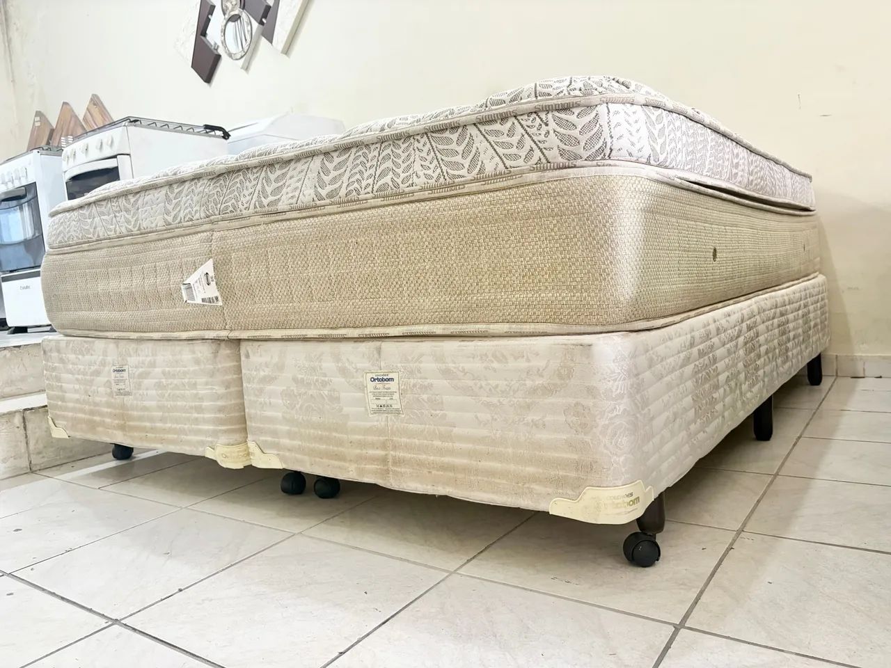 Cama box de casal Queen , cama Queen size Simmons  - Foto 2