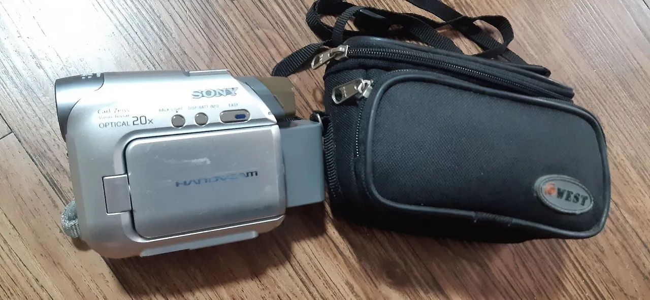 Câmera filmadora digital Sony Handycam DCR - HC32 no estado<br>