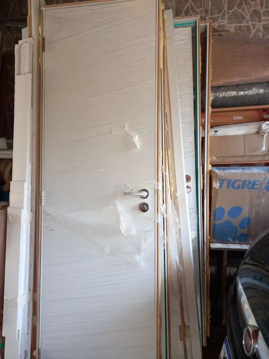 Vendo porta de madeira branca. - Foto 2