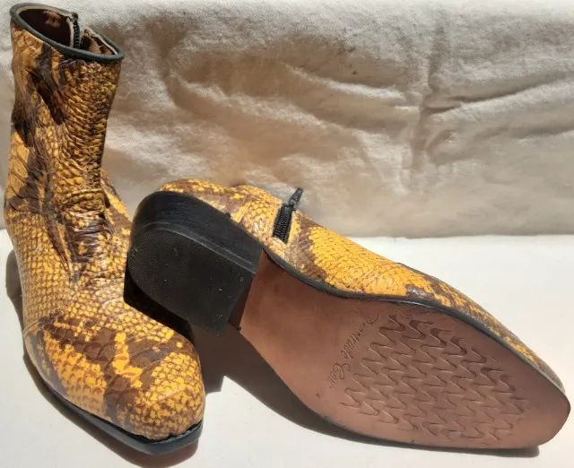 Bota Couro Legítmo Estampa Cobra - Direto da Fábrica - Foto 2