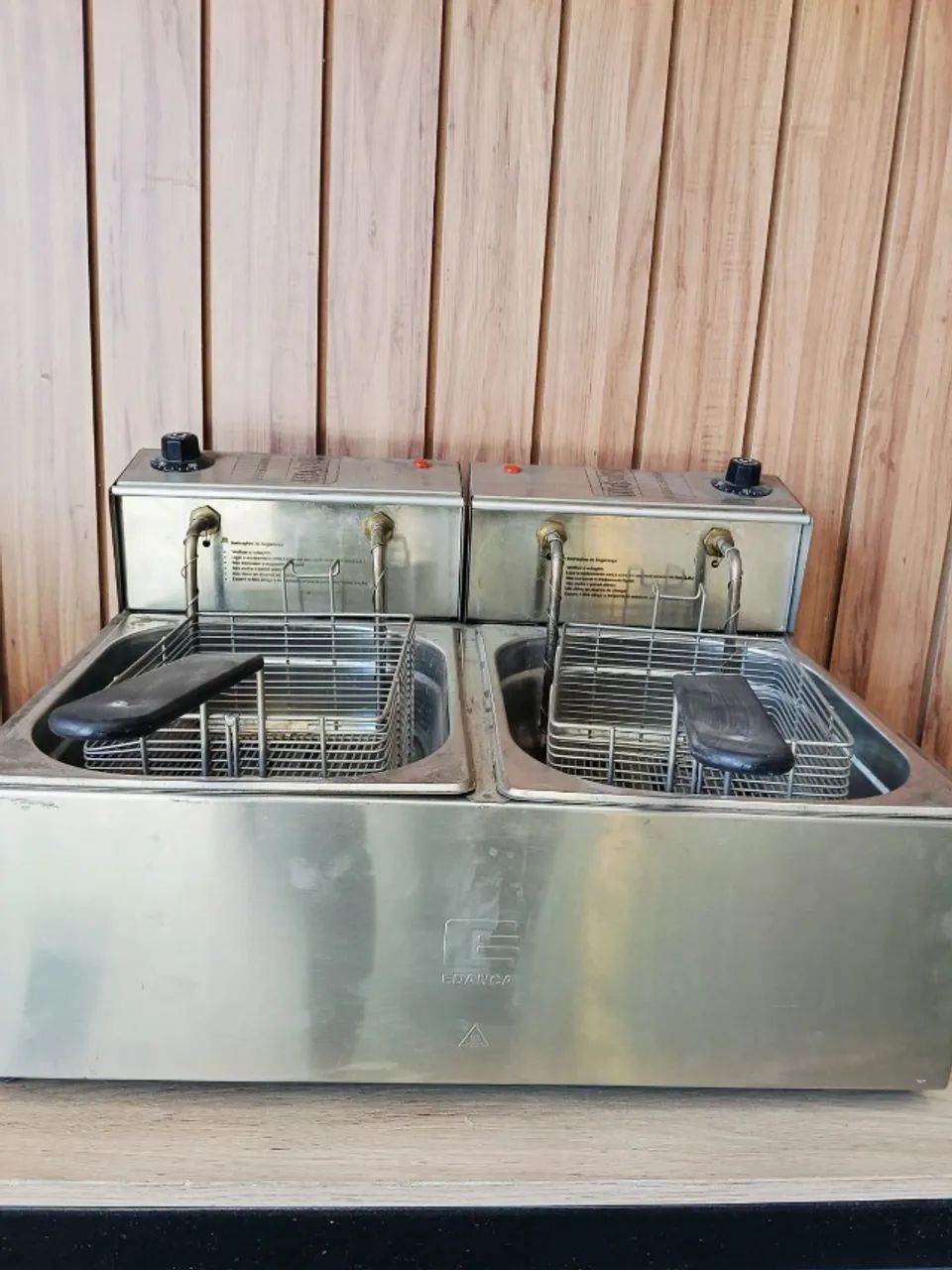 Fritador Elétrico de Mesa 2 Cubas 10L - Edanca FED010 (220V)