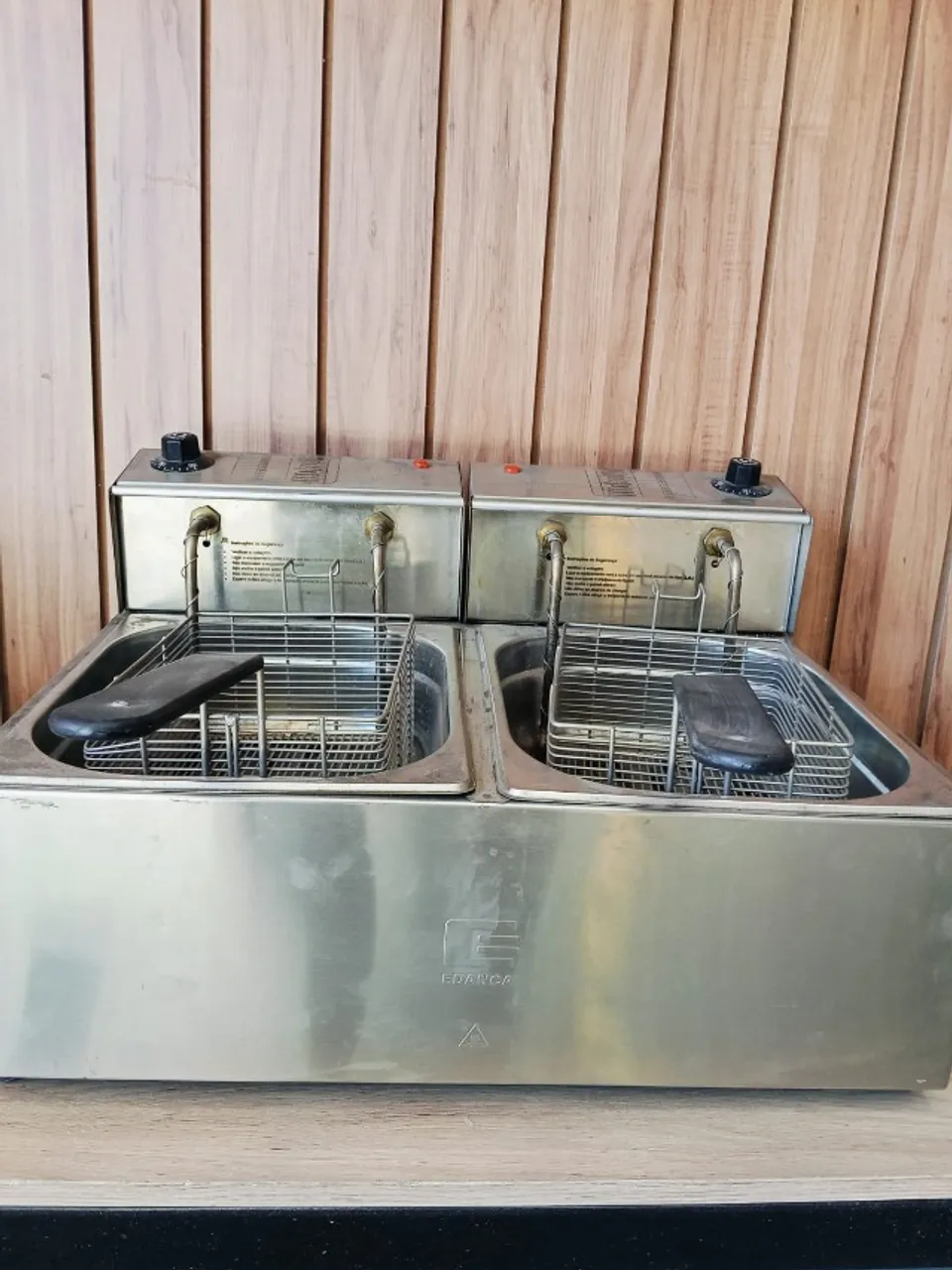 Fritador Elétrico de Mesa 2 Cubas 10L - Edanca FED010 (220V)