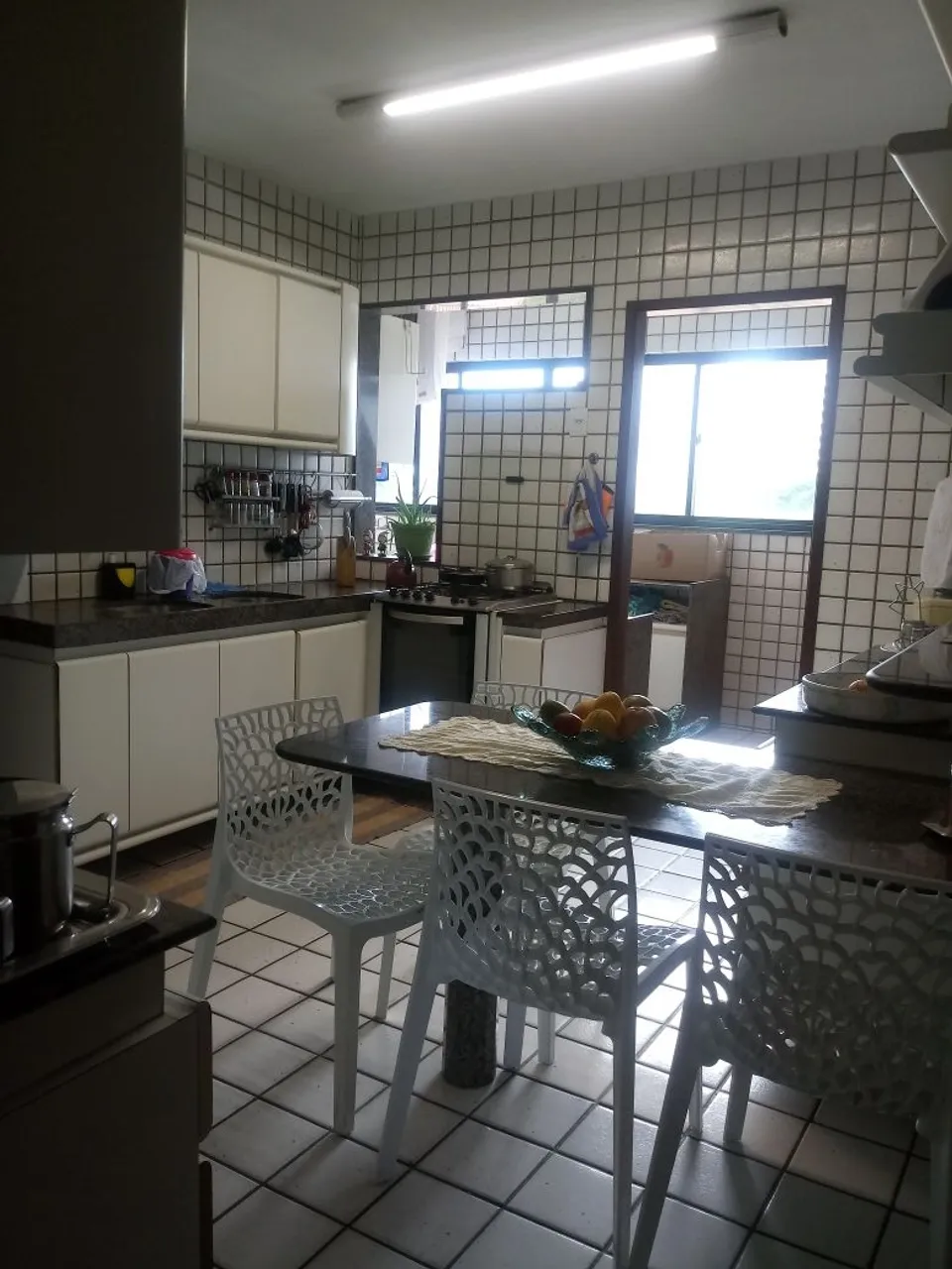 Apartamento para venda tem 230m2, 1 por andar com 5 quartos em Parnamirim - Recife - Perna