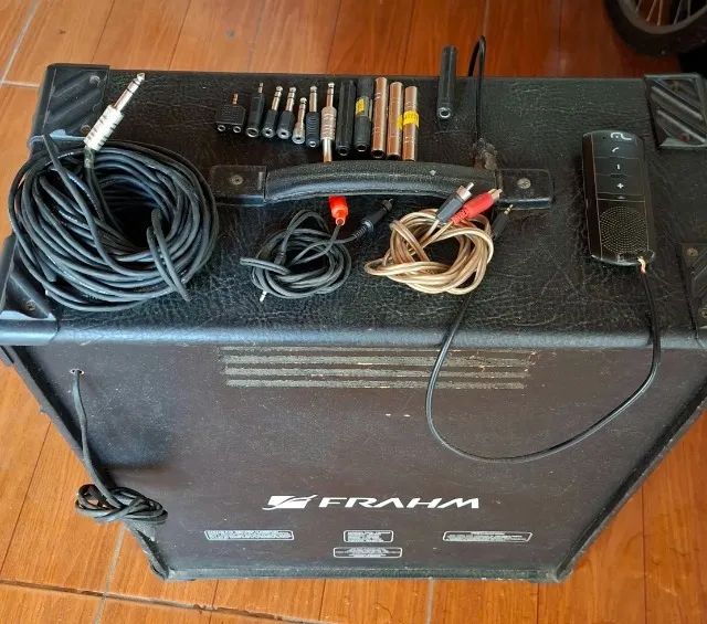 Caixa de Som Amplificada 650W FHAHM Original