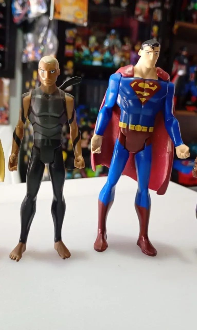 2 Heróis DC superman  10 a 11cm