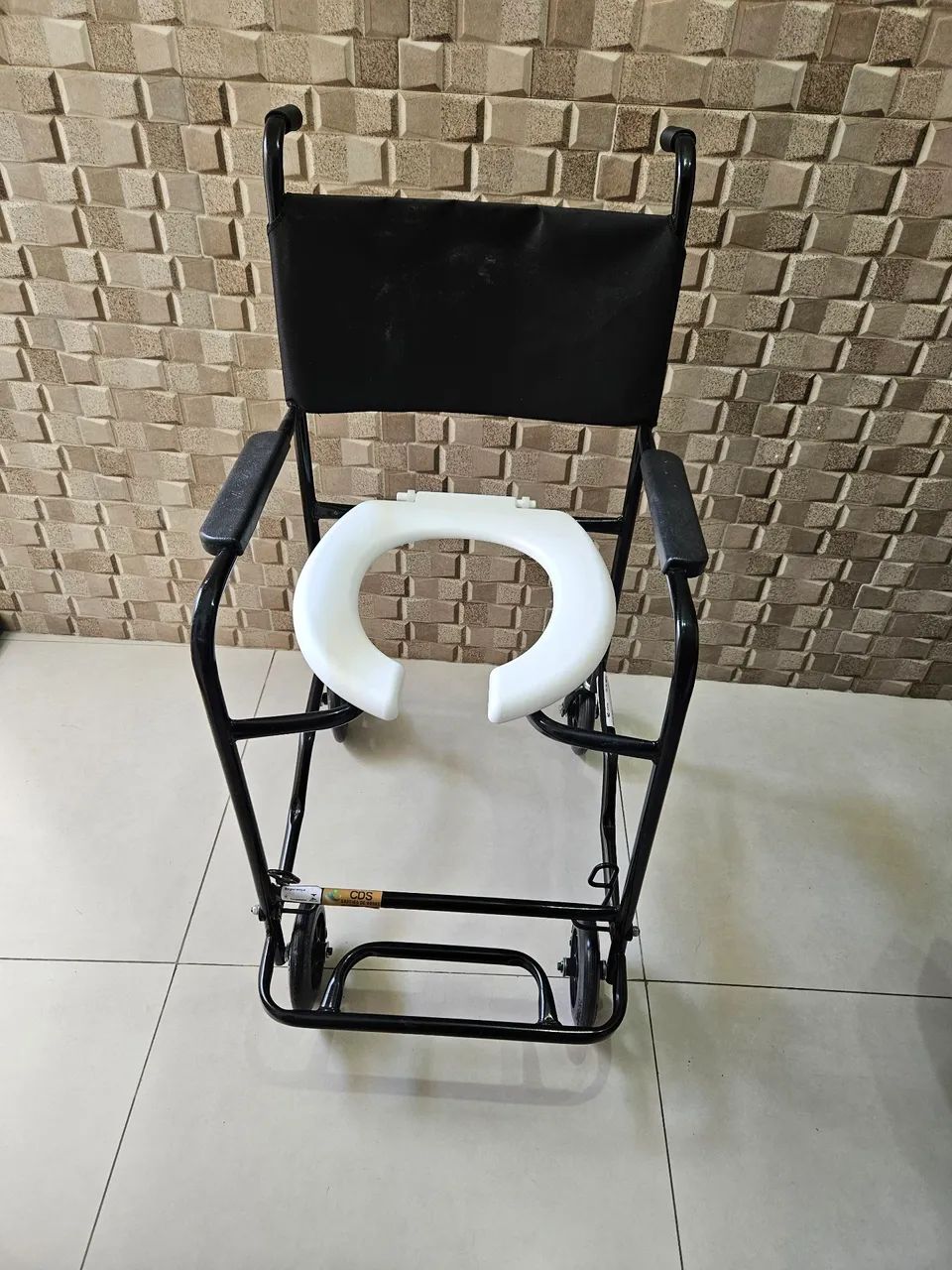 Cadeira higiênica idoso CDS 201