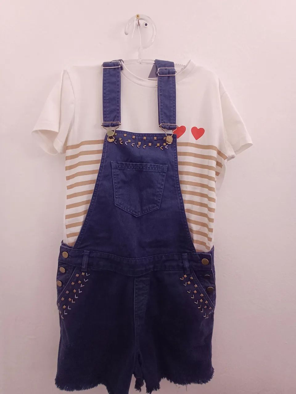 Macacão Jeans com Camiseta