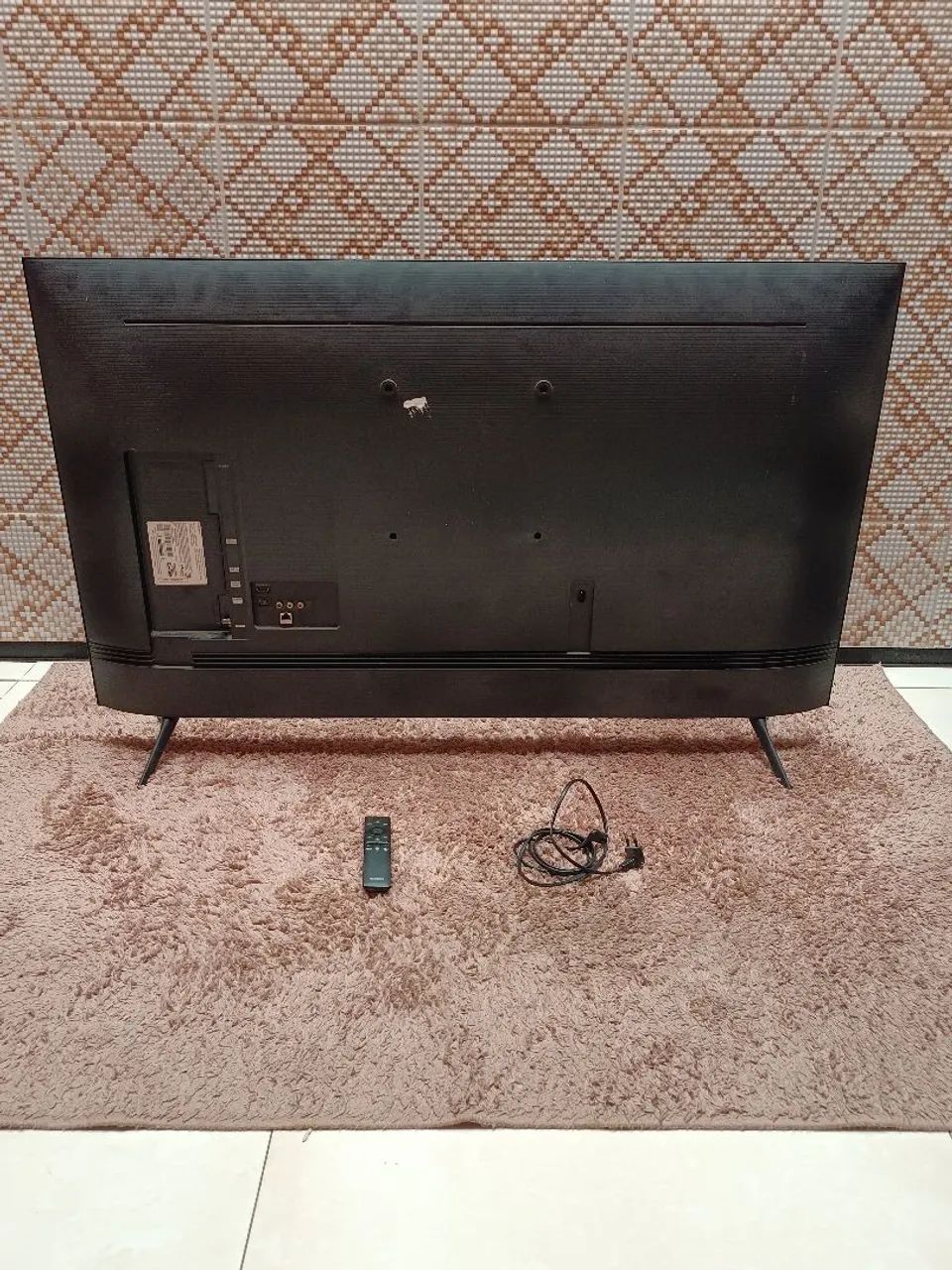 Smart TV Samsung COM DEFEITO NA TELA (aproveitamento de peças) - Foto 2