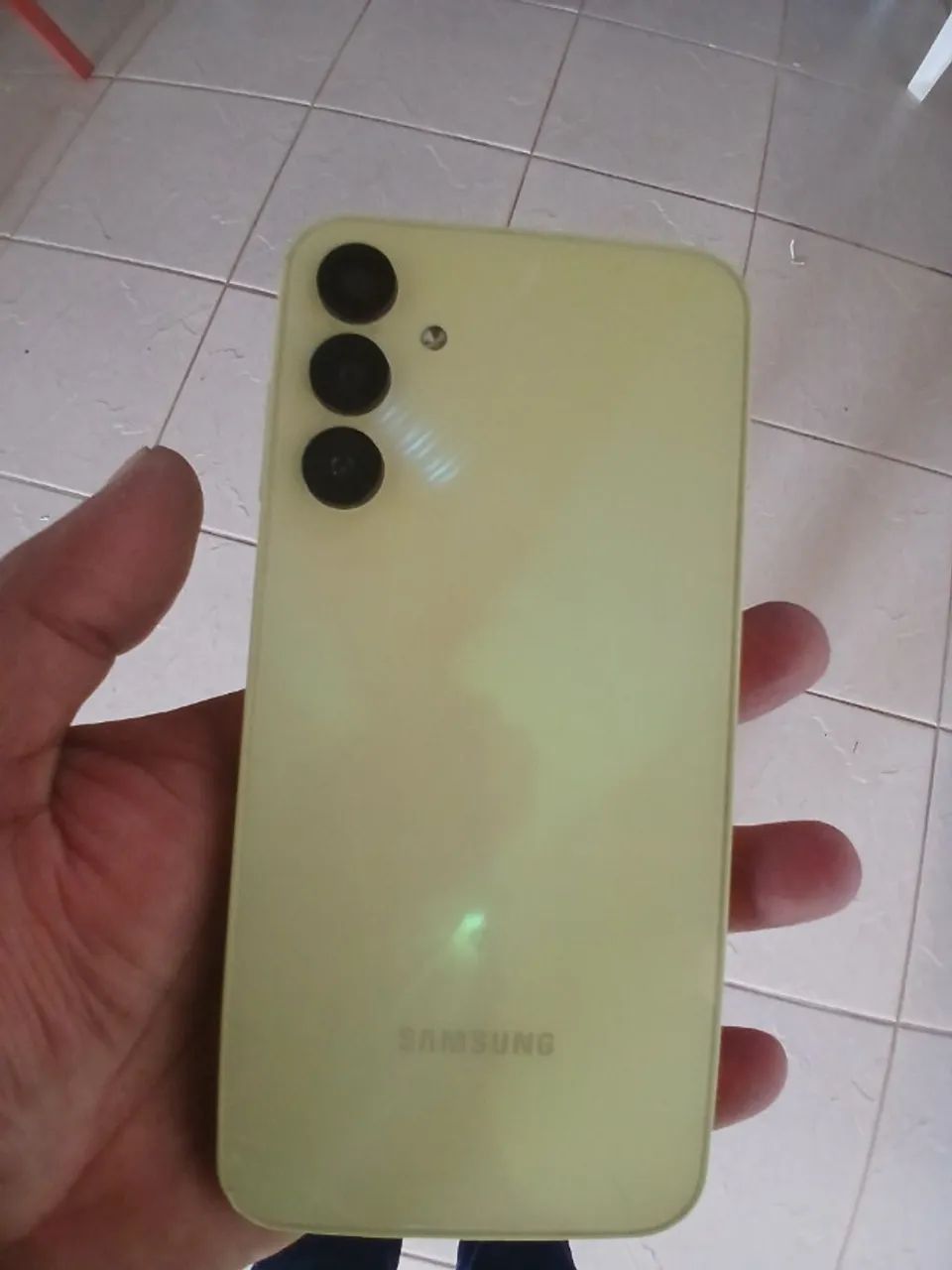 Celular A15 amarelo claro semi novo - Foto 4