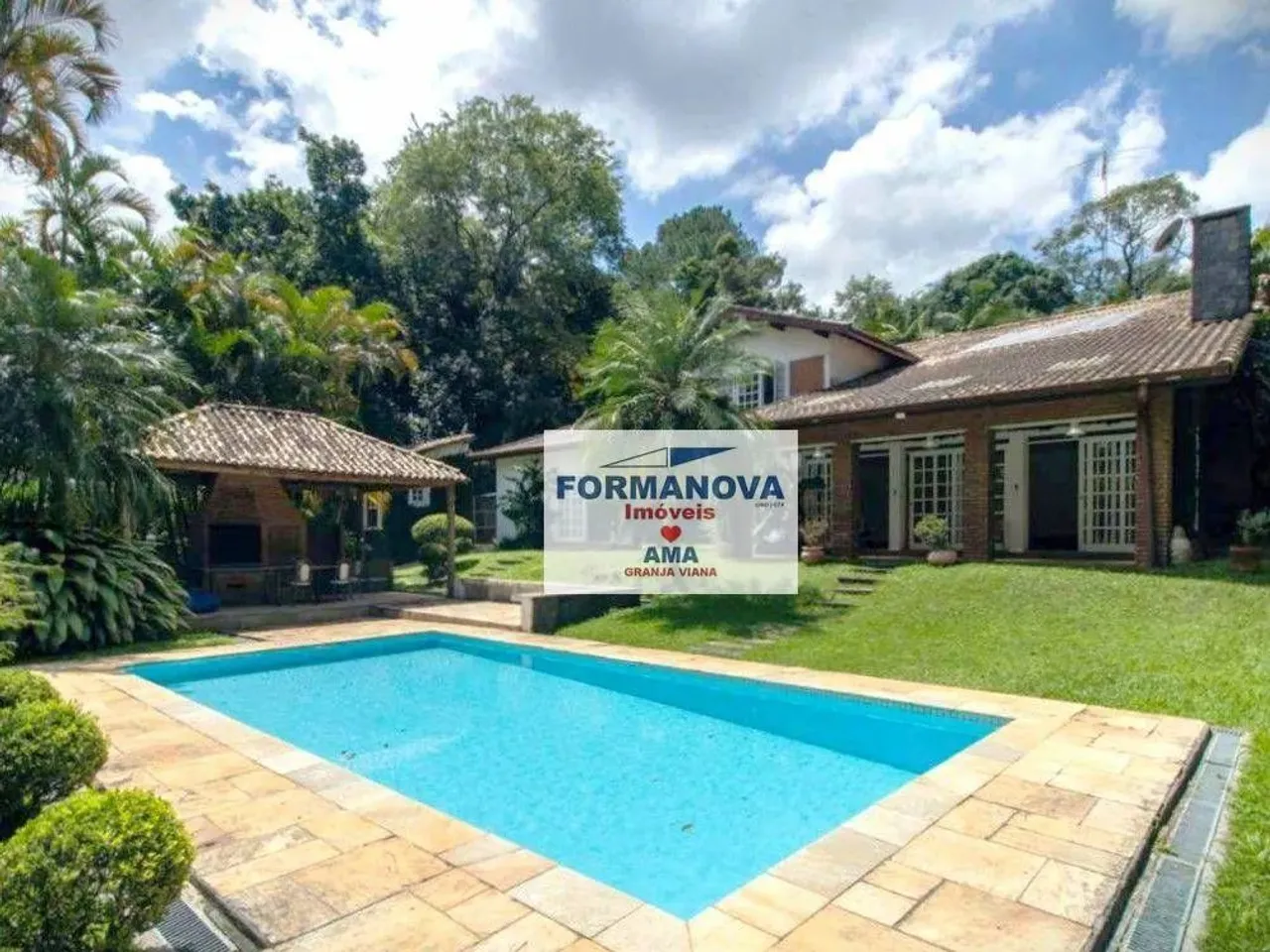 Granja do Lago - Casa com 3 Suítes à venda em um dos Melhores Condomínios da Granja Viana