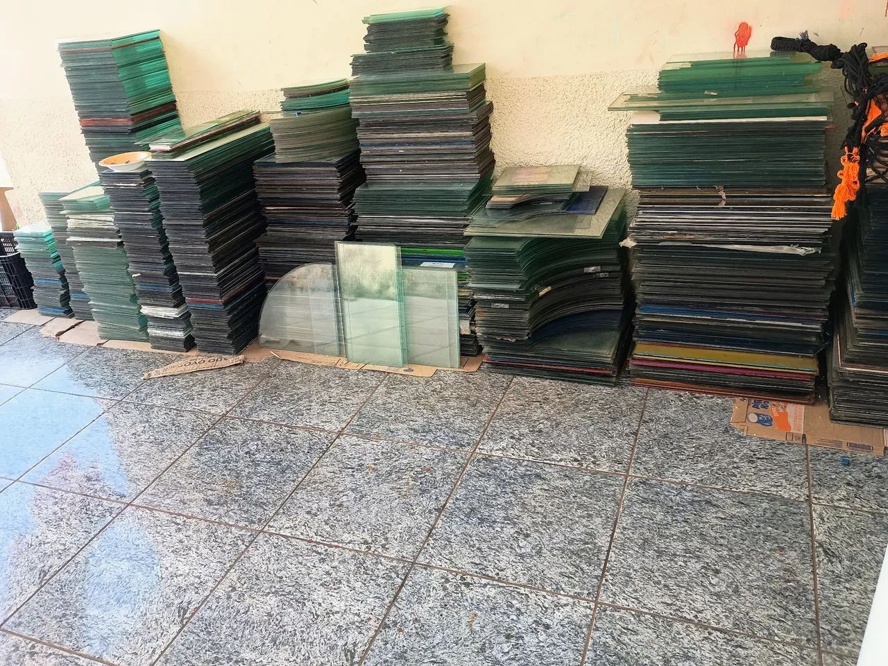 Vendo lote grande de vidros