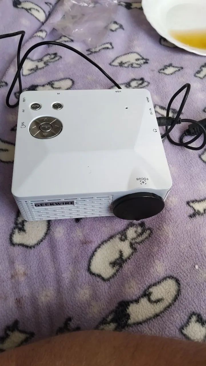Projetor Geekwire - Alta Qualidade de Imagem