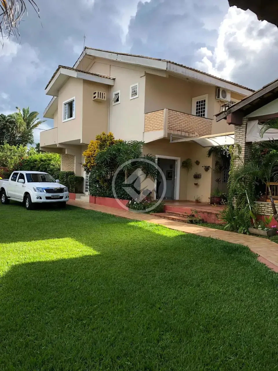 CASA CHAPADA DOS GUIMARÃES TEMPORADA R$3000,00 + R$300,00 LIMPEZA DO 17 a 20/04 codigo: 93