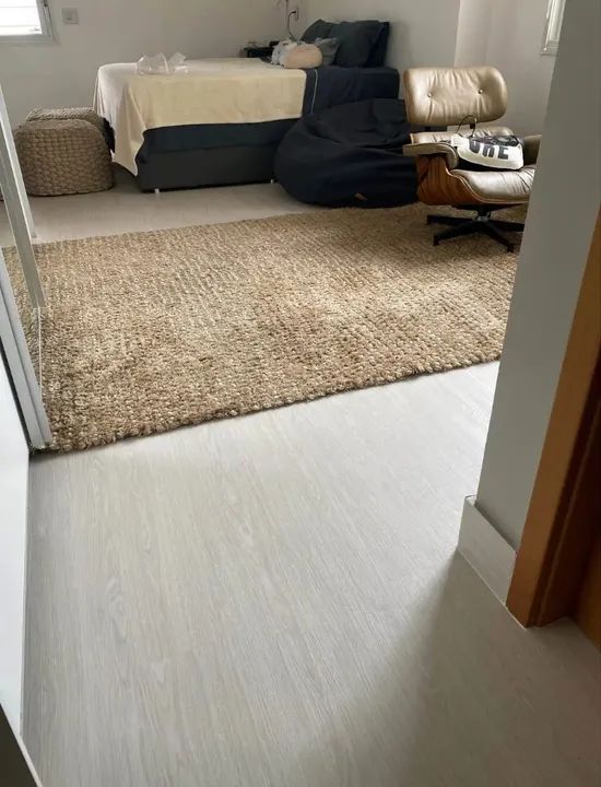 Pisos Vinílicos e Laminados - Foto 5