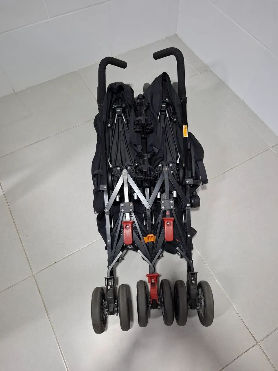 Carrinho de bebê Duplo gemeos Maclaren - Foto 4