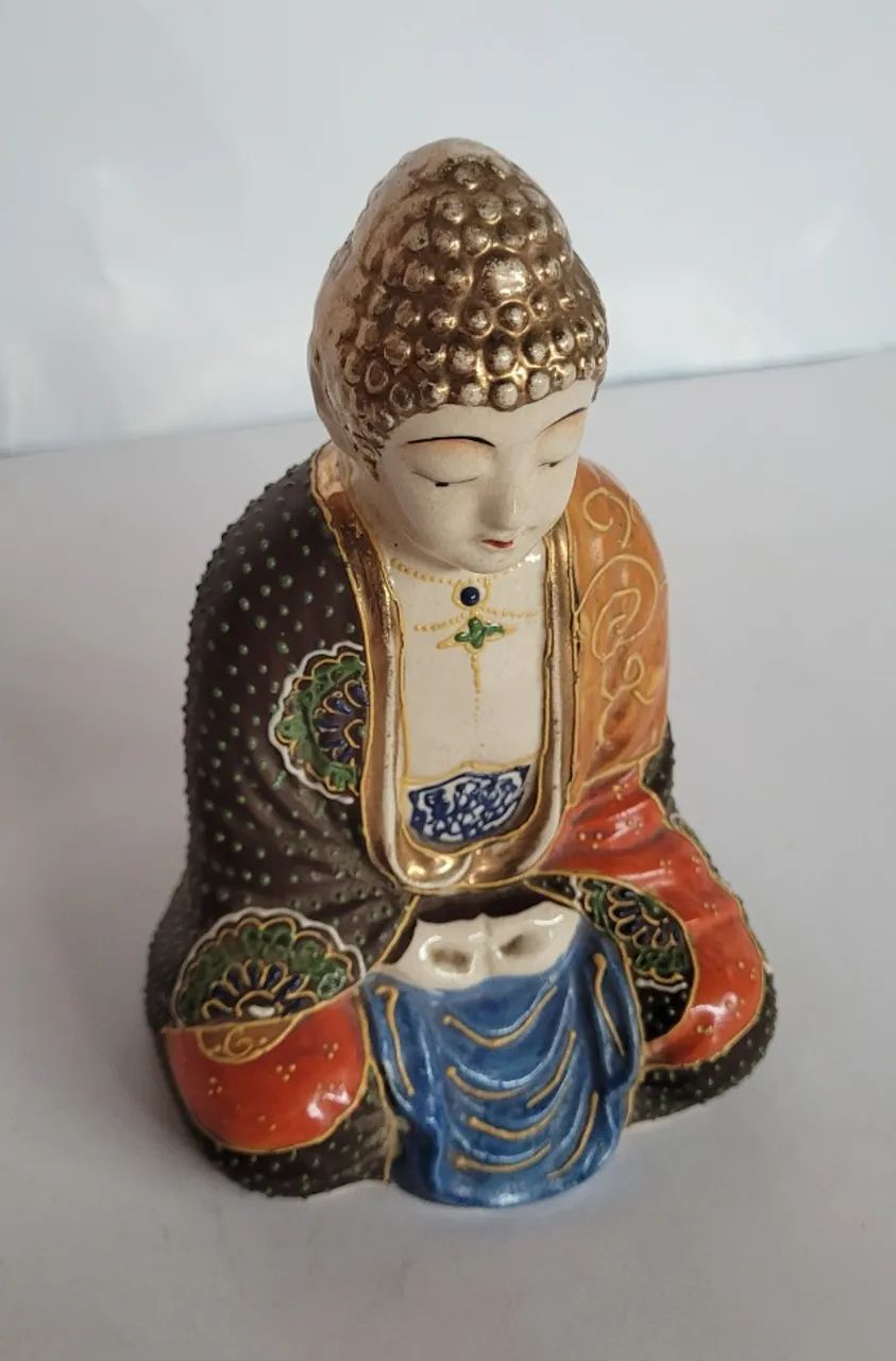 Estátua de Buda em porcelana Satsuma Japão - Foto 4