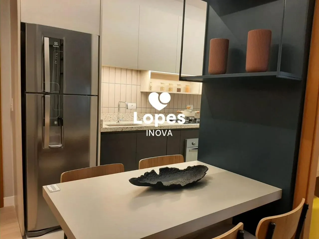 Apartamento á venda com 2 quartos ,suíte, sacada e garagem no Novo Mundo - Curitiba - PR