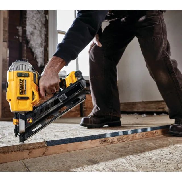 Pinador Pregador à Bateria 20V Max* Xr 50mm a 90mm Brushless Cordless 30G Dewalt DCN692