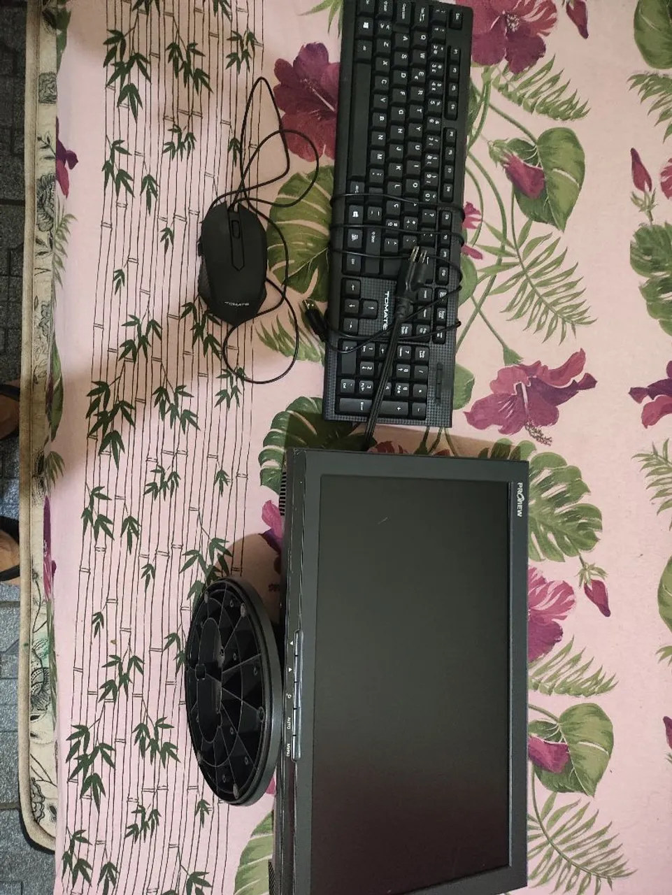 Monitor Proview com teclado e mouse