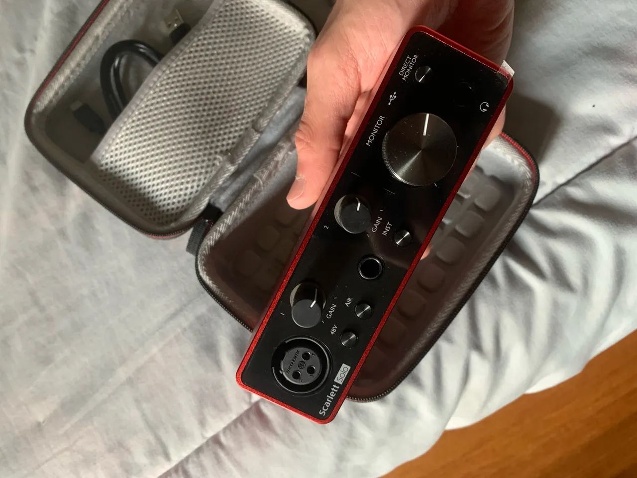 Interface de Áudio Scarlett Focusrite Solo 3ª Geração NOVA - Foto 3