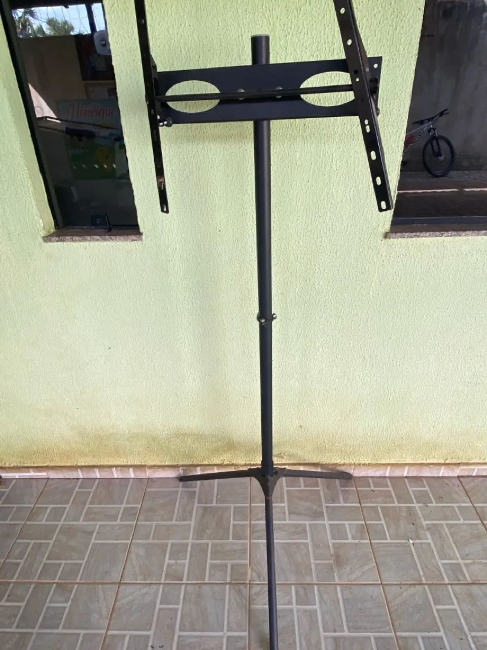 Suporte para TV - Articulado e resistente - Foto 2