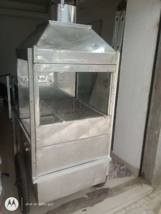 Carrosinha de espetinho toda nu inox pra vender logo  R$ 1200 - Foto 4