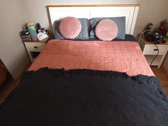 Conjunto cama queen + colchão + cabeceira + 2 mesinhas