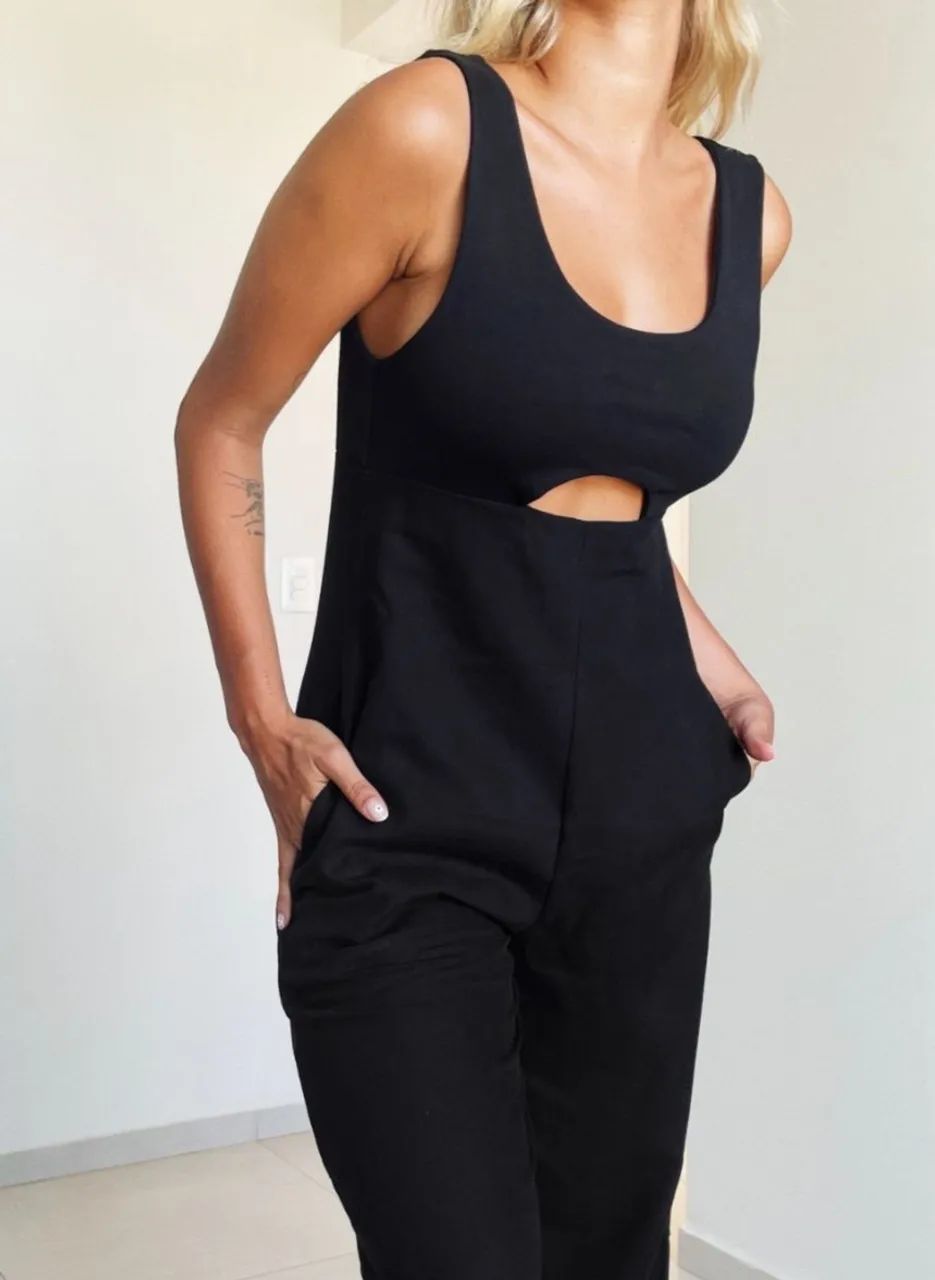 Macacão Feminino Preto