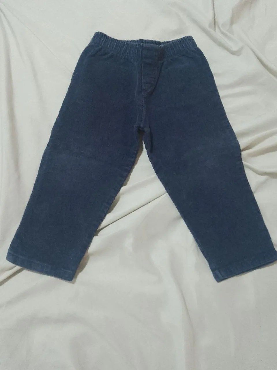 Calça de veludo azul marinho infantil
