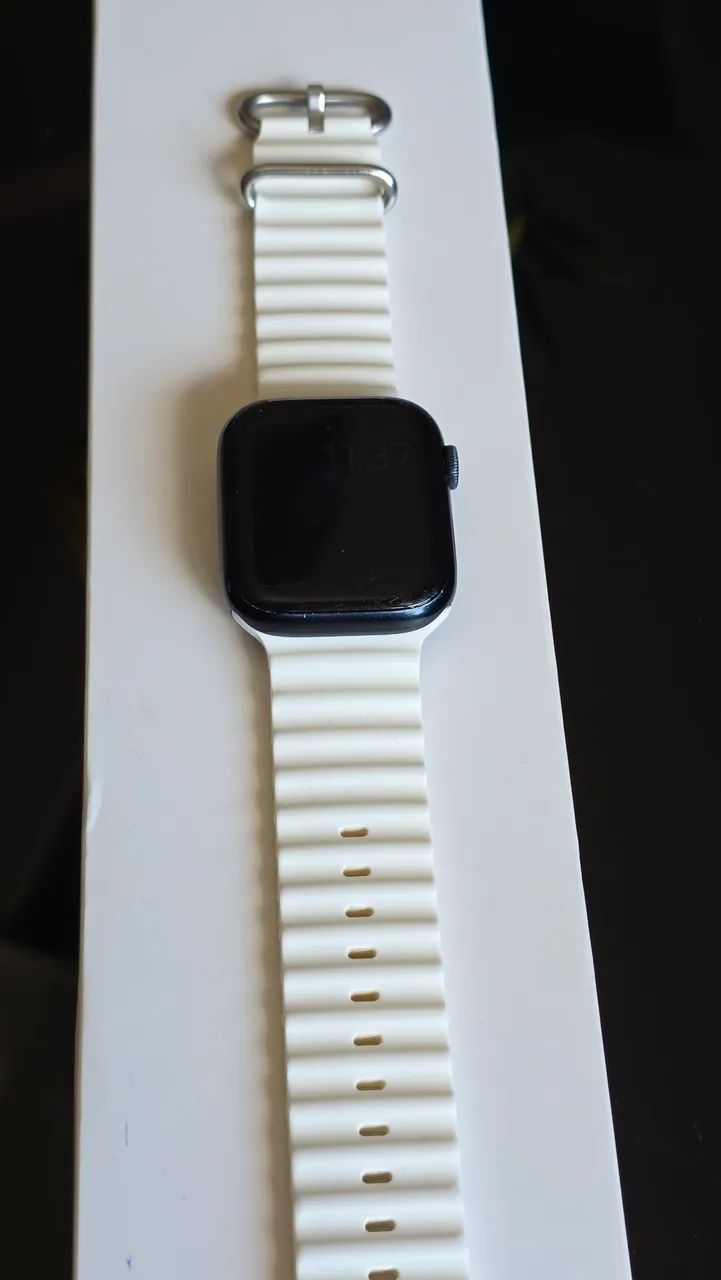 Apple watch series 8 45mm + 6 pulseiras 