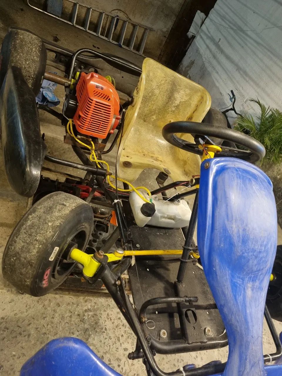 Vendo ou troco de criança 