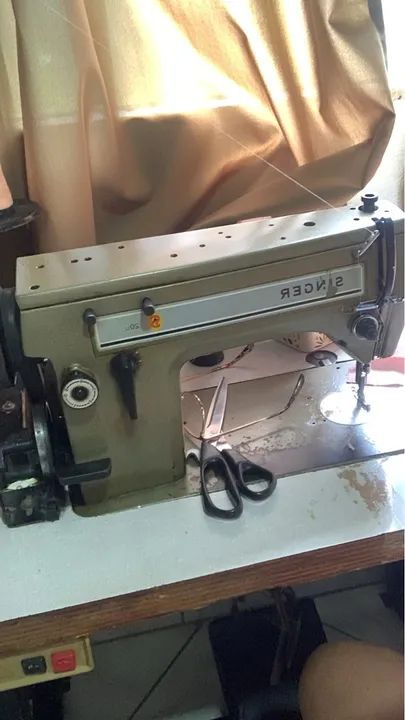 Máquina de Costura Industrial - Usada em Ótimo Estado - Foto 3