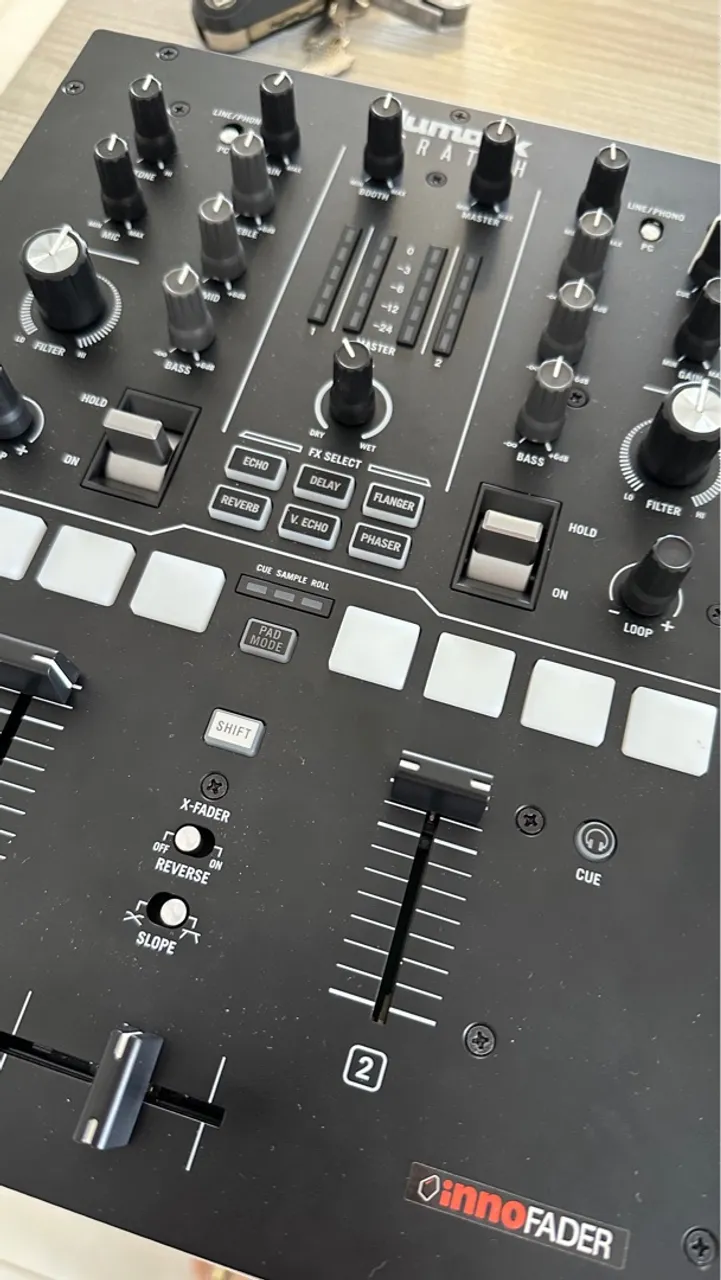 Mesa Controladora Numark Scratch DJ - ?nova?