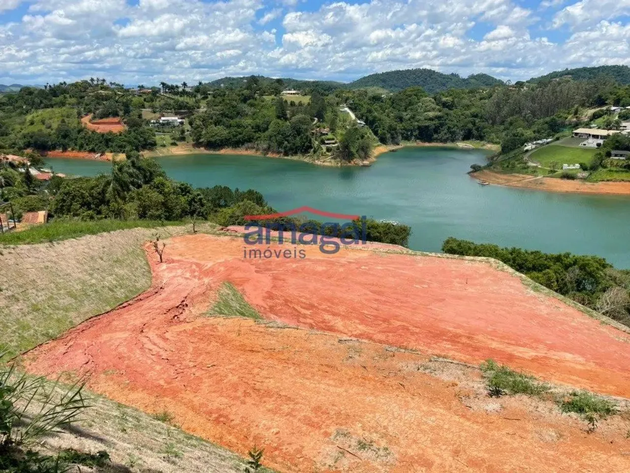 Terreno para venda no condomínio Recanto dos Pássaros